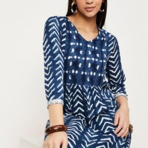 Printed Straight Fit Kurta with V-Neck for Women