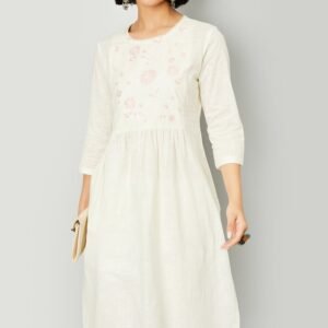 Women's Straight Fit Embroidered Kurta