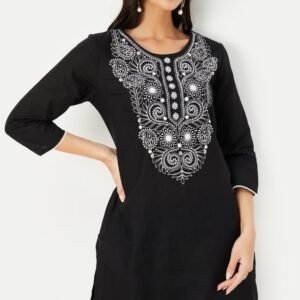 Elegant Embroidered Kurta in a Straight Silhouette